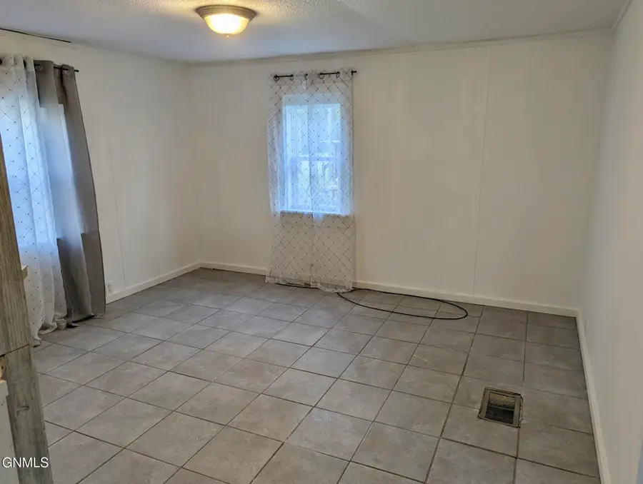 108 Mckinley Avenue, Underwood, ND 58576 - #3