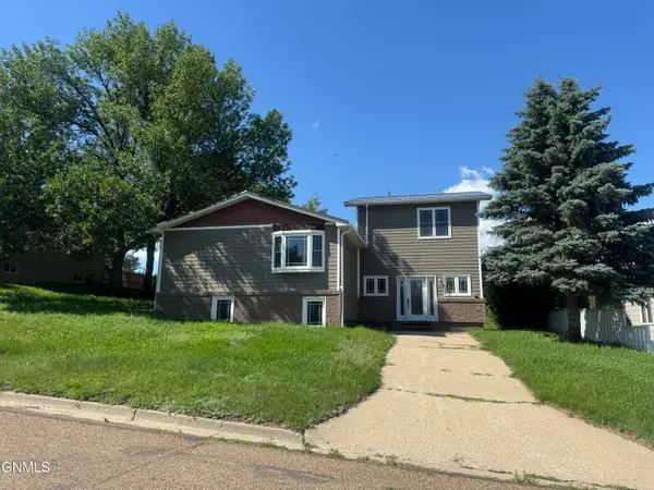 304 6th Avenue Nw, Watford City, ND 58854