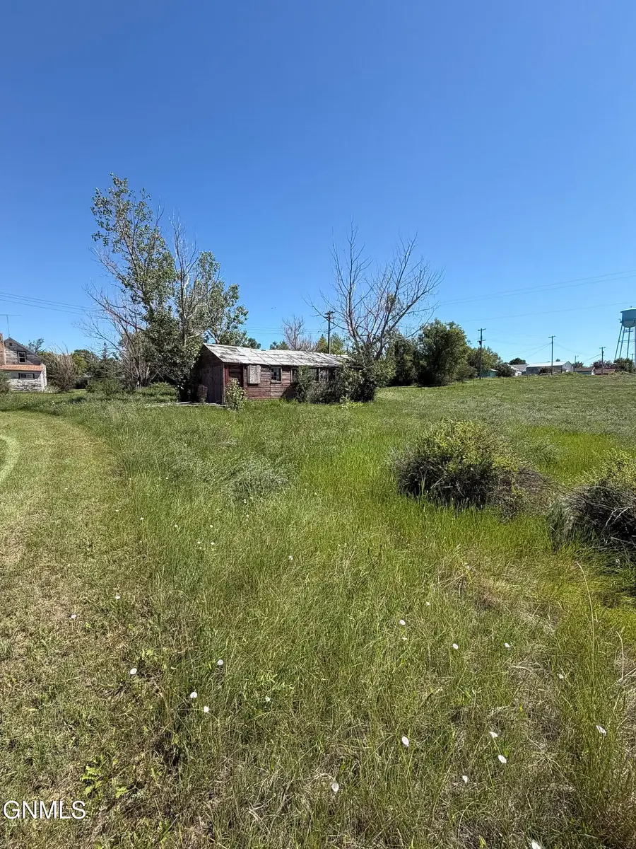 321 Railroad Avenue S, Medicine Lake, MT 59247 - #2