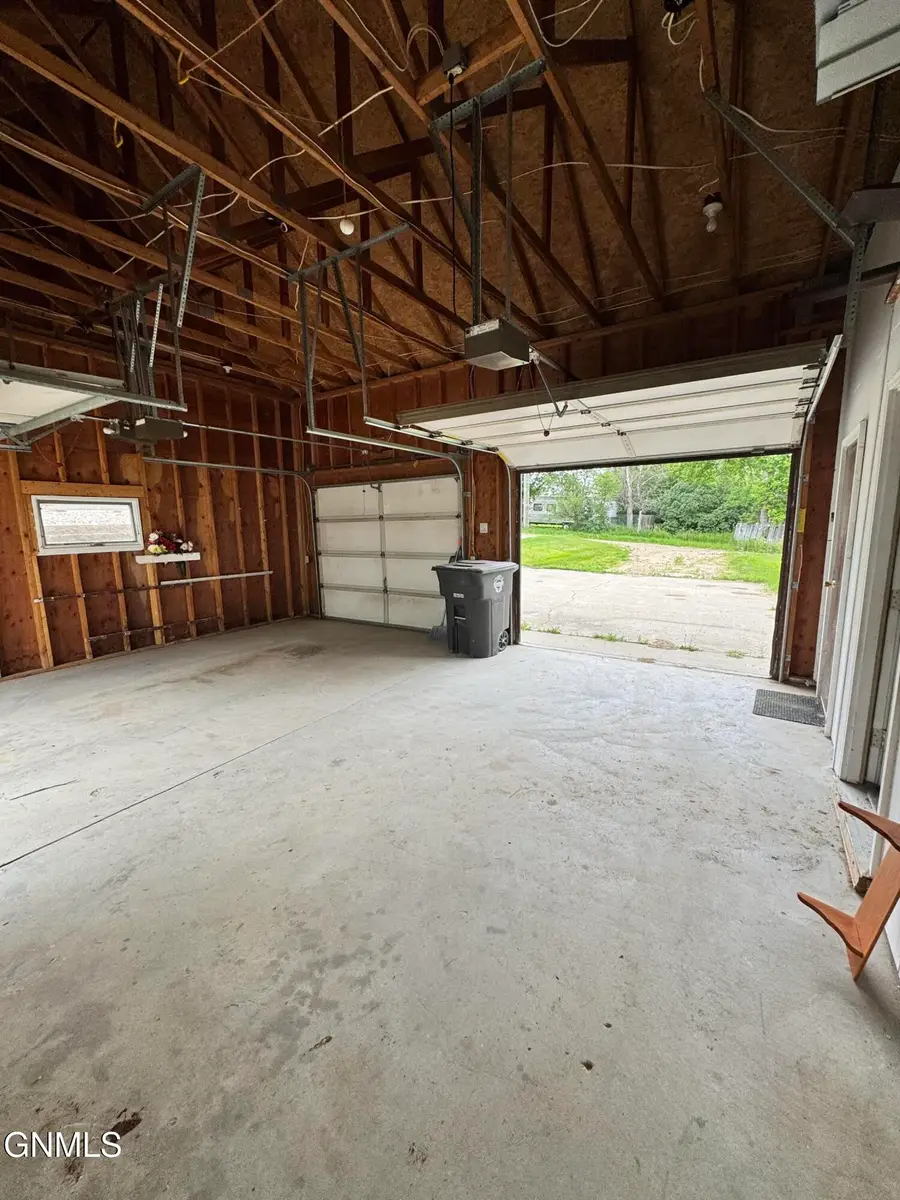410 1st Street Nw, Parshall, ND 58770 - #3