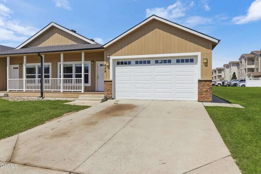 809 40th Street E, Williston, ND 58801 - #2