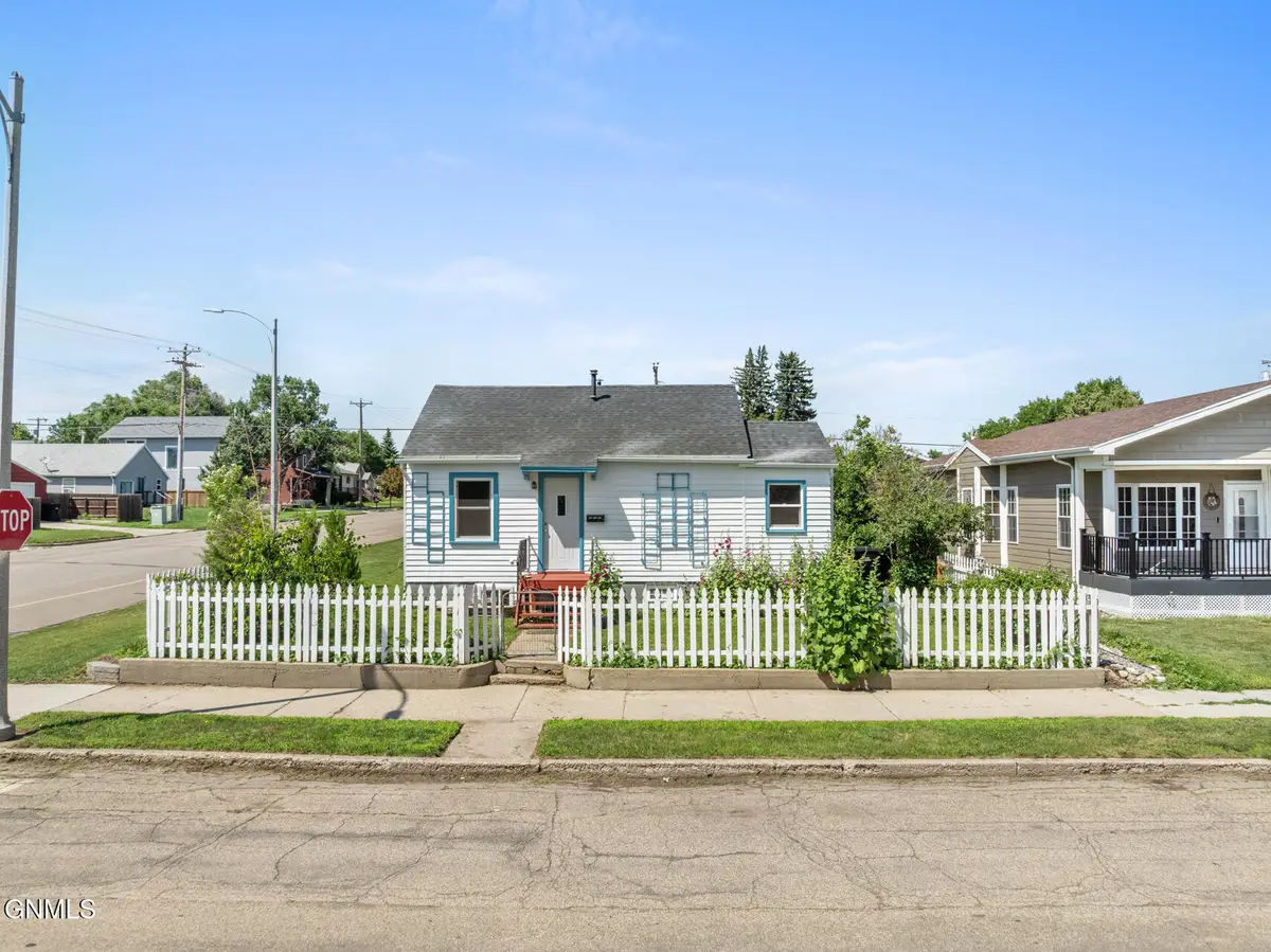 820 4th Street W, Williston, ND 58801 - #1