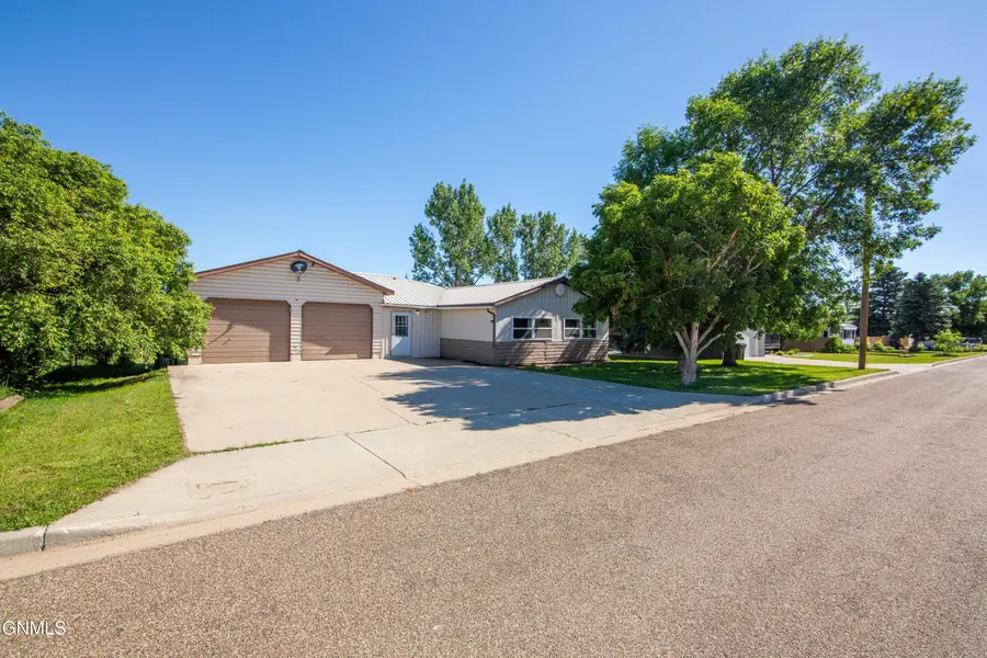 1112 Sunflower Lane, Hazen, ND 58545 - #2