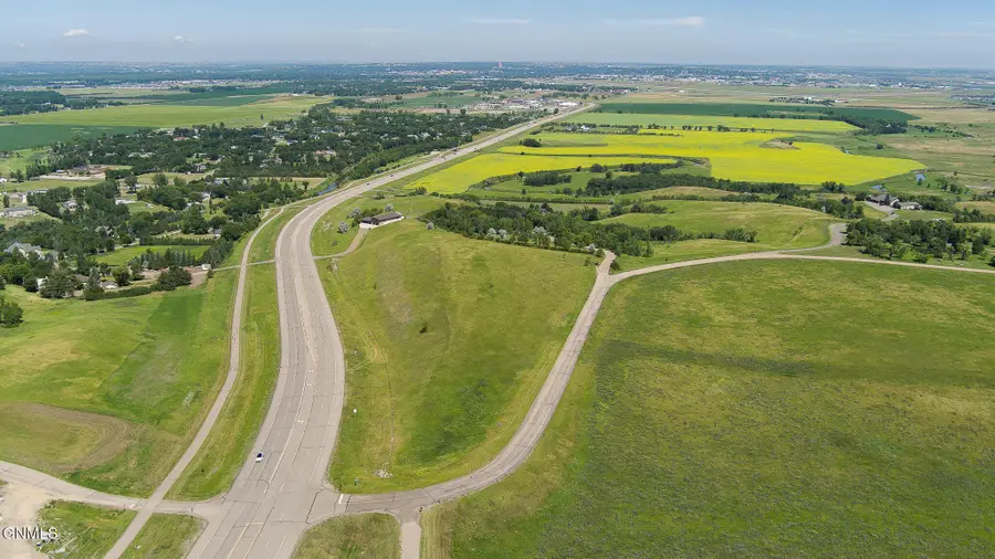 2850 Mcdonald Road, Bismarck, ND 58504 - #2