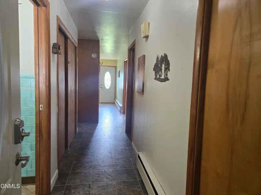 521 2nd Avenue Nw, Ashley, ND 58413 - #3