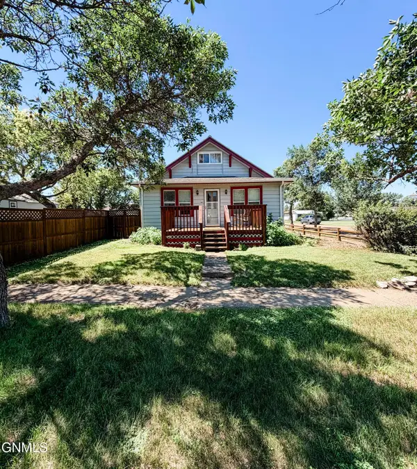 202 2nd Avenue S, Medicine Lake, MT 59247