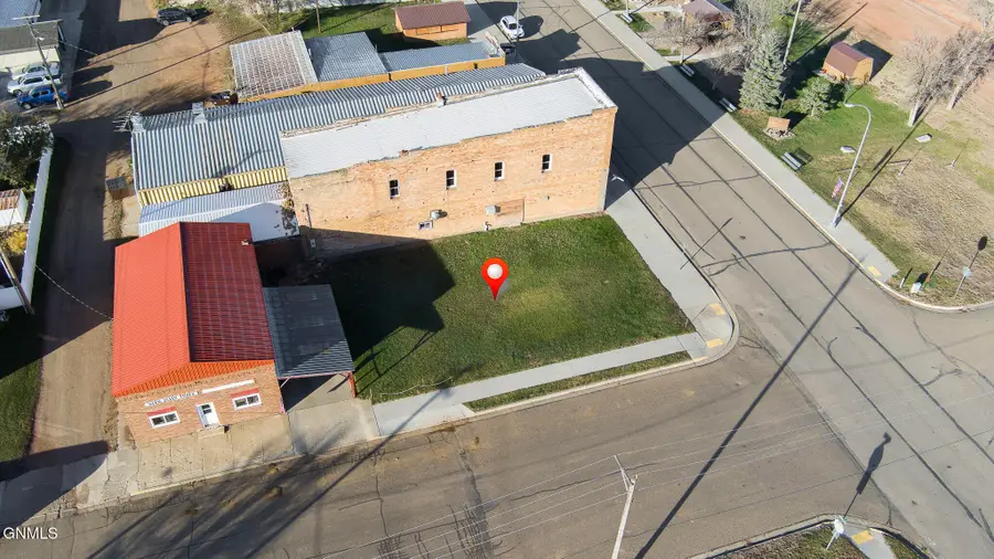 122 South Avenue E, Glen Ullin, ND 58631 - #2