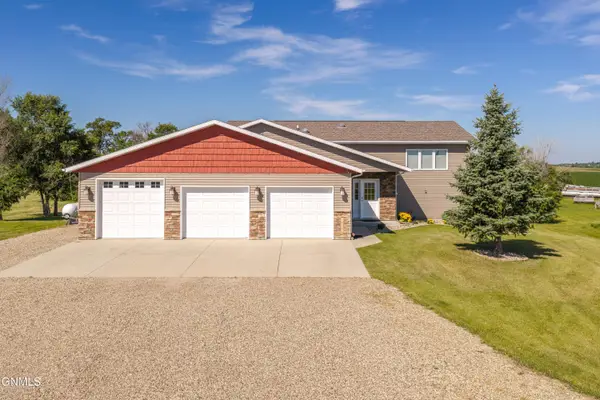 10001 Pond Place, Bismarck, ND 58504