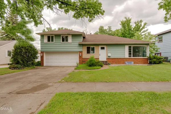 1115 Washington Street N, Bismarck, ND 58501