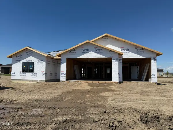 200 Paradise Drive, Bismarck, ND 58504
