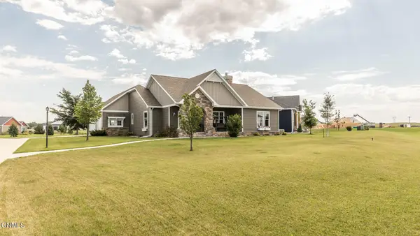 7605 Mulligan Way, Bismarck, ND 58503
