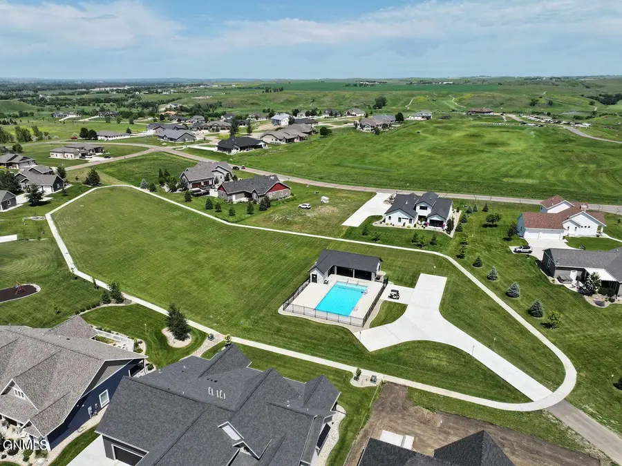 7605 Mulligan Way, Bismarck, ND 58503 - #3