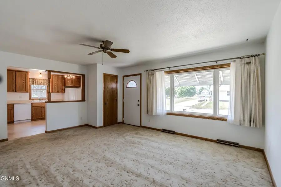 621 N 23rd Street N, Bismarck, ND 58501 - #2