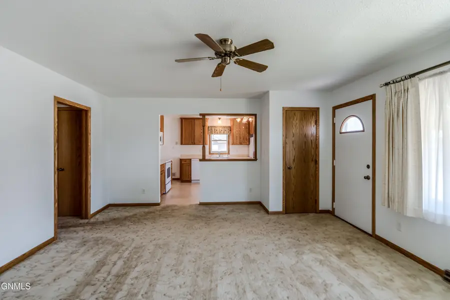 621 N 23rd Street N, Bismarck, ND 58501 - #3