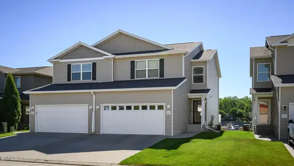 1313 Bayview Court, Bismarck, ND 58504