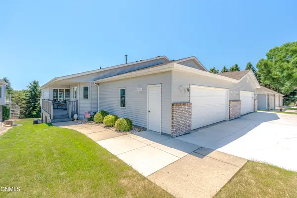 207 Aspen Avenue, Bismarck, ND 58503