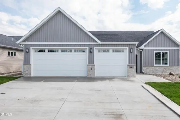 411 Lennox Drive, Bismarck, ND 58504