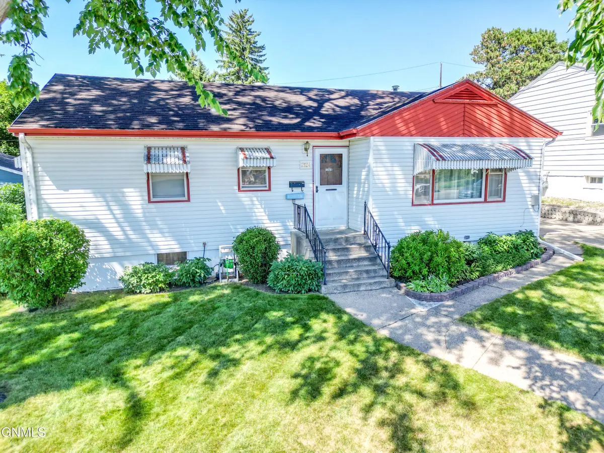 2124 D Avenue E, Bismarck, ND 58501 - #1