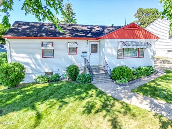 2124 D Avenue E, Bismarck, ND 58501