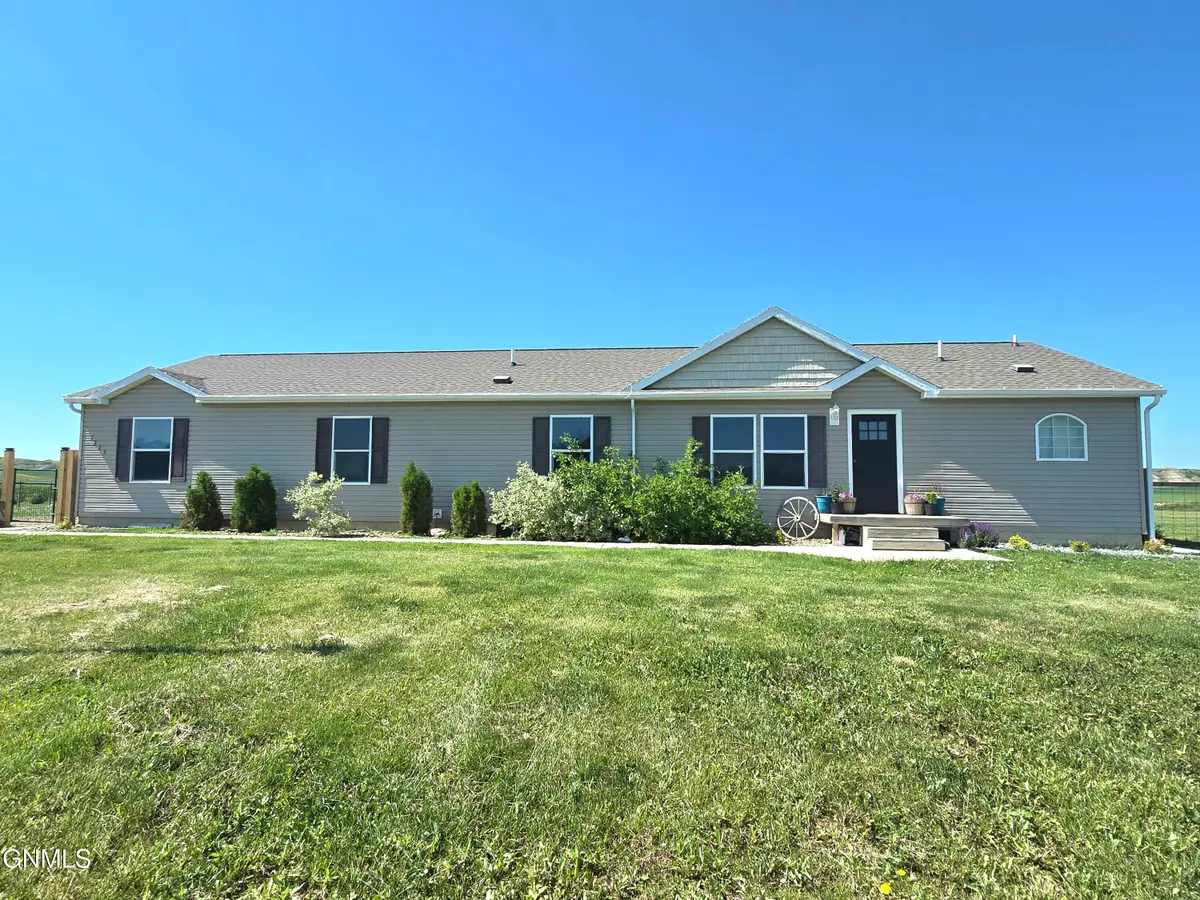 3223 125y Avenue Nw, Watford City, ND 58854 - #1