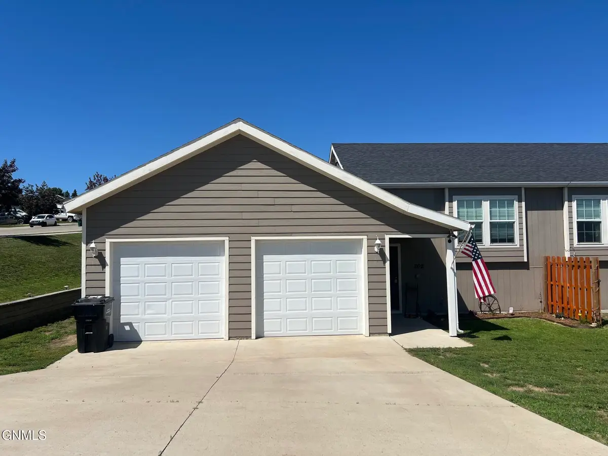 202 24th Avenue Ne, Watford City, ND 58854 - #1