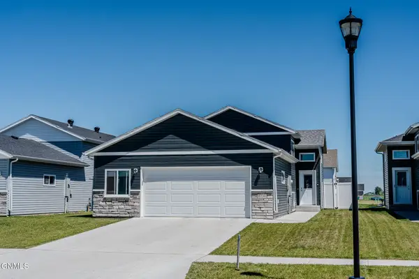 6738 Joseph Street, Horace, ND 58047