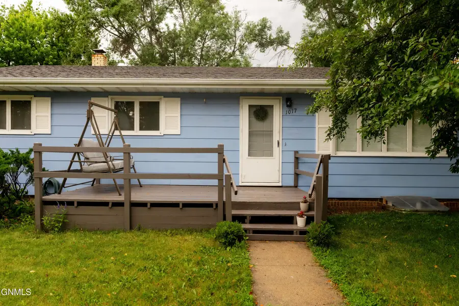 1017 James Avenue Ne, Jamestown, ND 58401 - #2