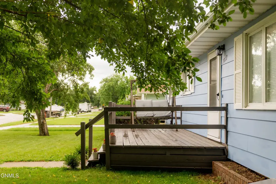 1017 James Avenue Ne, Jamestown, ND 58401 - #3