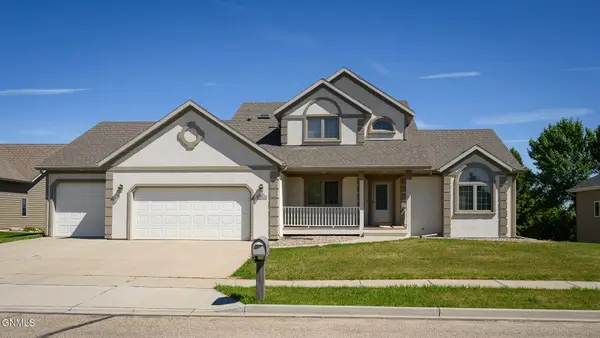 800 Saddle Ridge Road, Bismarck, ND 58503