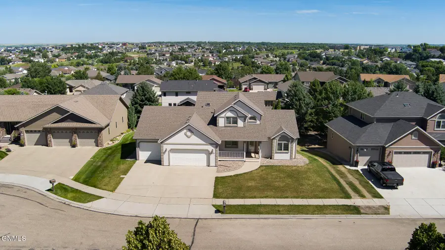 800 Saddle Ridge Road, Bismarck, ND 58503 - #2