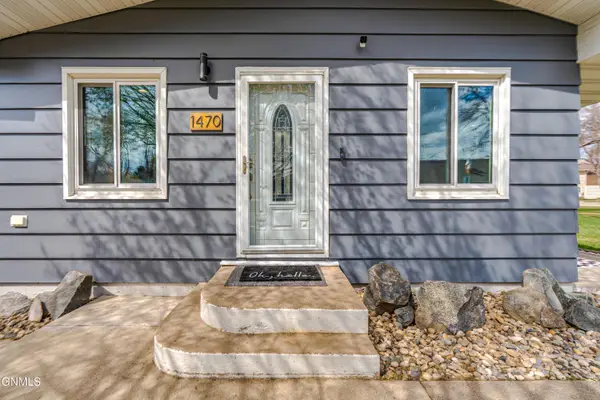 1470 Eastwood Street, Bismarck, ND 58504