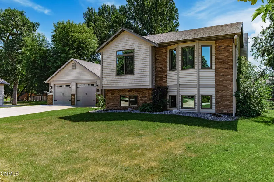 757 Augsburg Avenue, Bismarck, ND 58504 - #2