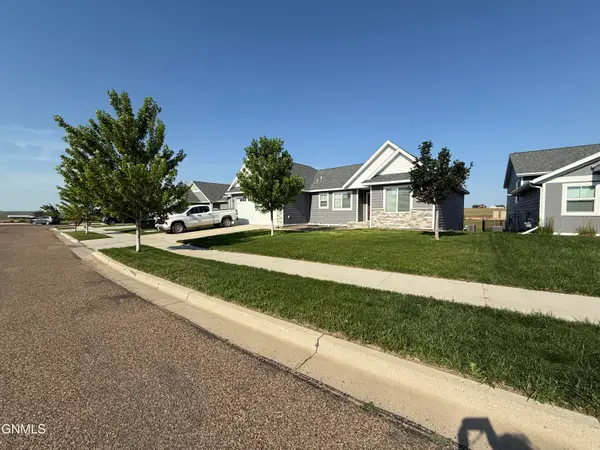 1500 Meadowlark Court, Watford City, ND 58854