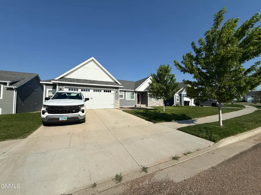 1500 Meadowlark Court, Watford City, ND 58854 - #2