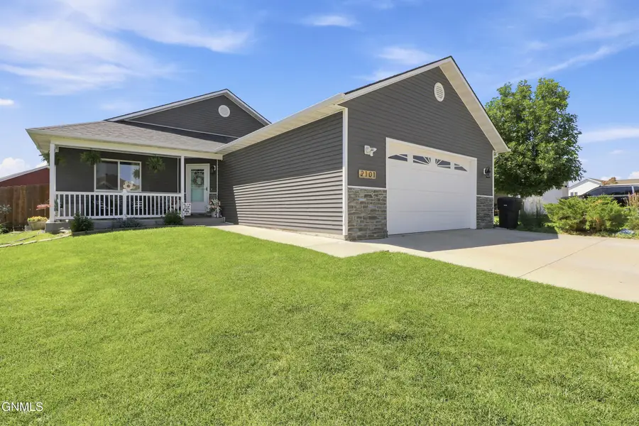 2101 24th Street W, Williston, ND 58801 - #2