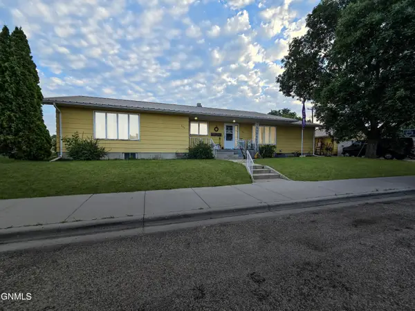 403 8th Street E #403 & 405, Williston, ND 58801