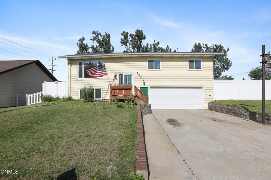 1807 8th Avenue E, Williston, ND 58801 - #2