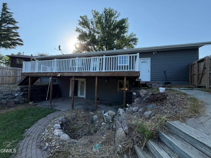 1296 Central Avenue N, Valley City, ND 58072 - #3