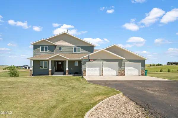 2818 Hogan Drive, Bismarck, ND 58503