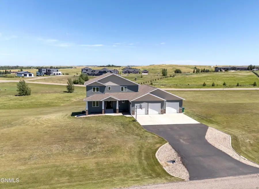 2818 Hogan Drive, Bismarck, ND 58503 - #2
