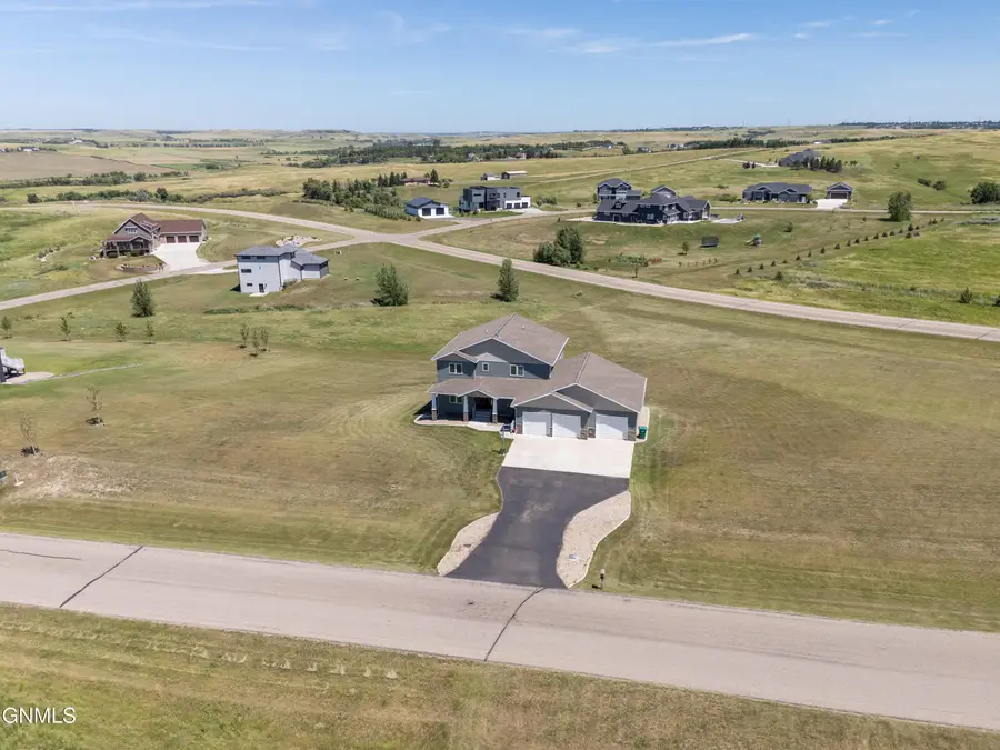 2818 Hogan Drive, Bismarck, ND 58503 - #3