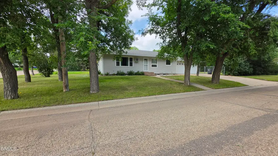 102 Robinson Street, Grenora, ND 58845 - #2