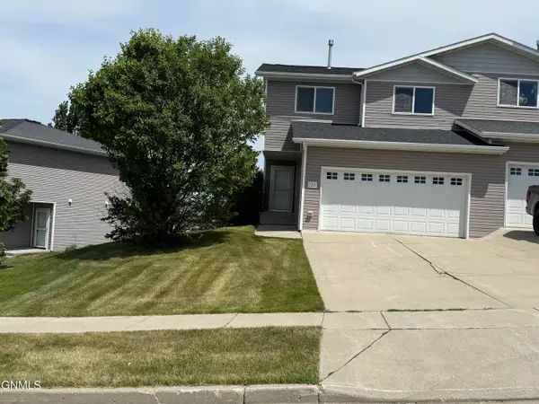 1211 Sorrento Place, Bismarck, ND 58501