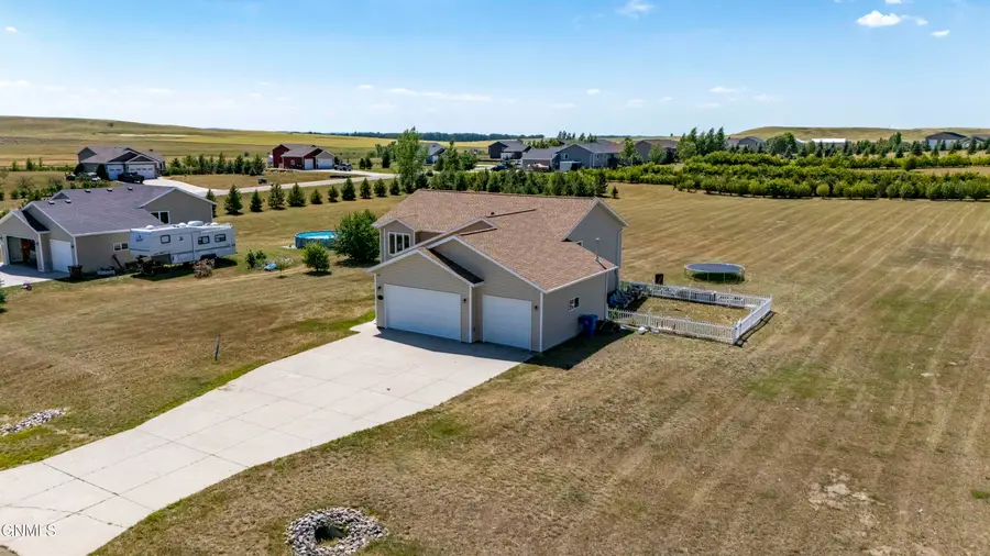7112 Ashbury Circle, Bismarck, ND 58504 - #3