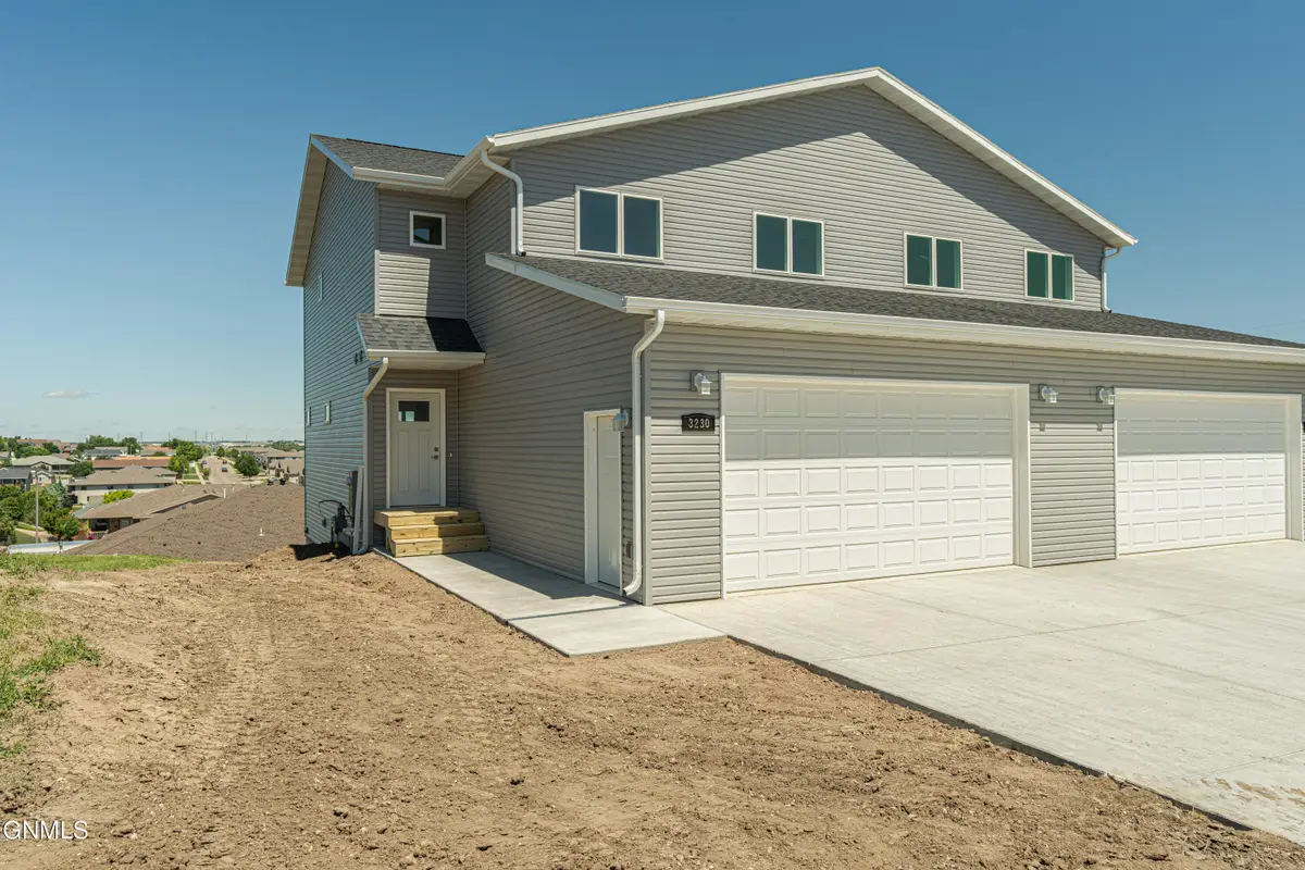 4514 Blackstone Lane, Mandan, ND 58554 - #1
