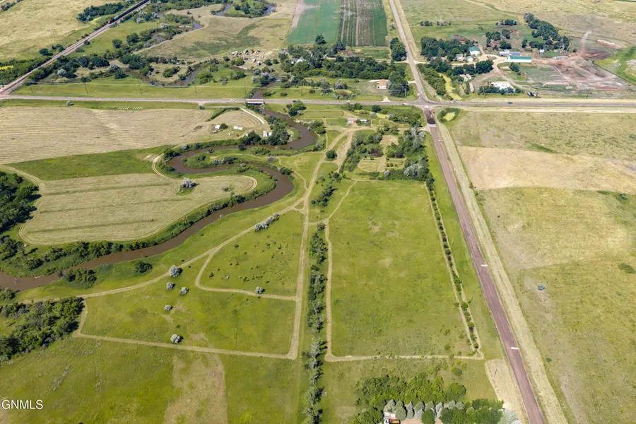 6667 Apple Creek Road, Bismarck, ND 58504 - #3
