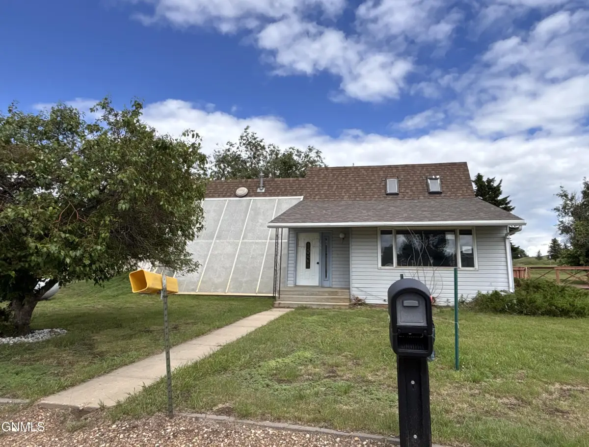 165 Country Club Avenue, Plentywood, MT 59254 - #1