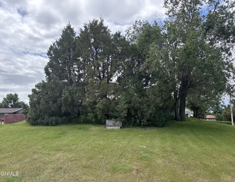 165 Country Club Avenue, Plentywood, MT 59254 - #3