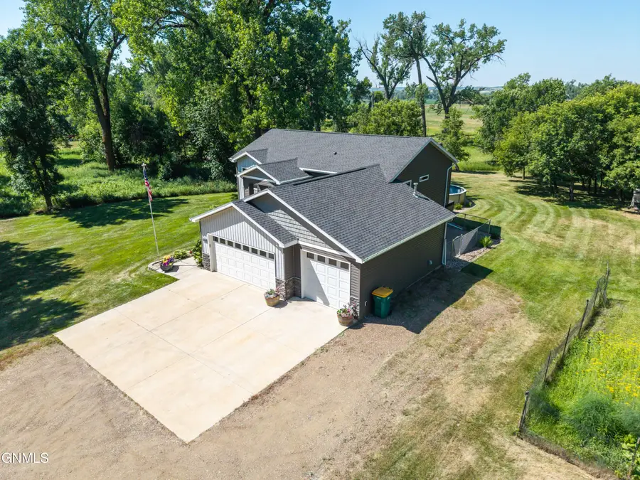 3263 River Place Drive N, Mandan, ND 58554 - #2