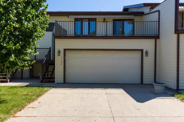 1102 Westwood Street, Bismarck, ND 58504